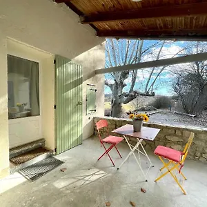 https://le-petit-chalus.fr-provencehotel.com
